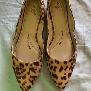 Memory Foam Leopard Pointed Toe Flats!